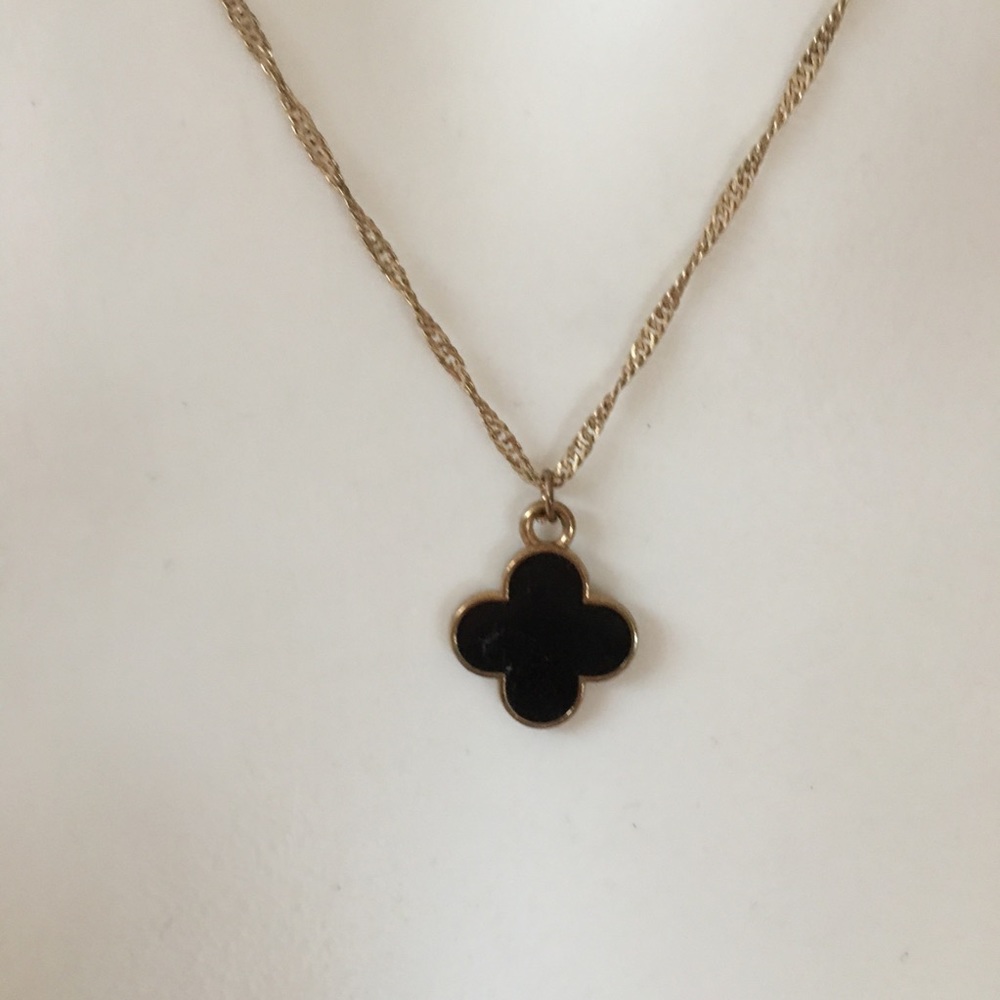 Black Four leaf clover - Picture 3 of 3